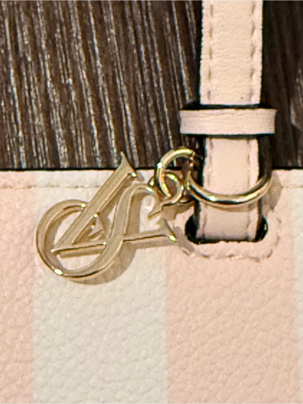 Victoria's Secret Pastel Pink & White Mrs. Luggage Tag - Picture 2 of 4